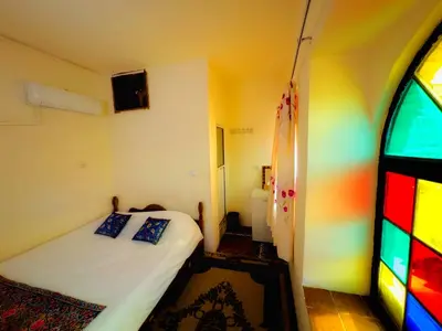 بومگردی یادمان - واحد گل ناز