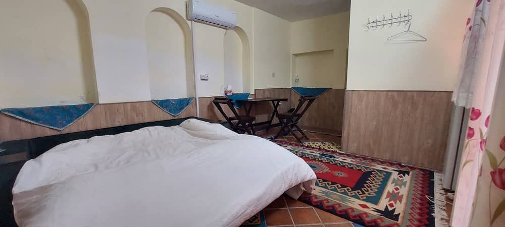 یادمان - واحد آذین