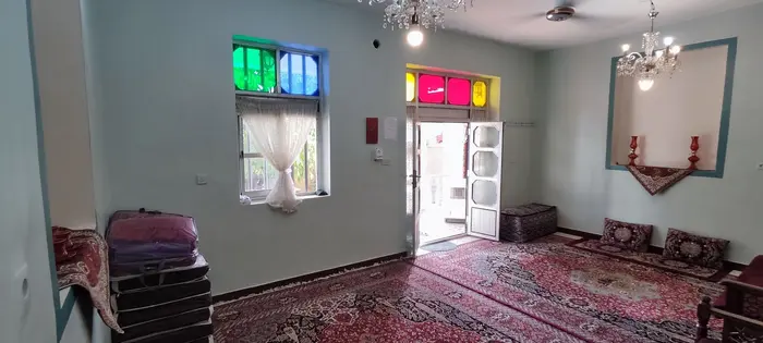 بوم گردی کاج - واحد یاقوت