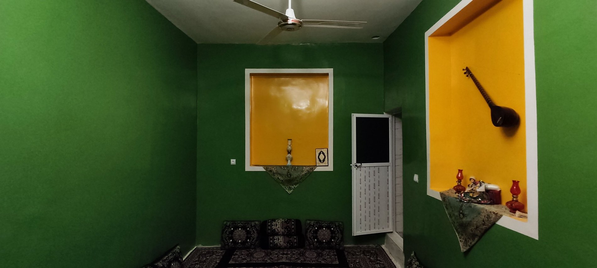 بومگردی کاج - واحد زمرد