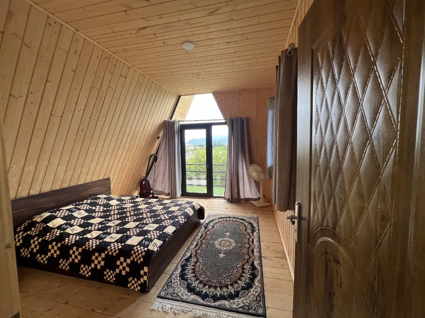 دوخوابه سوئیسی باباطاهر