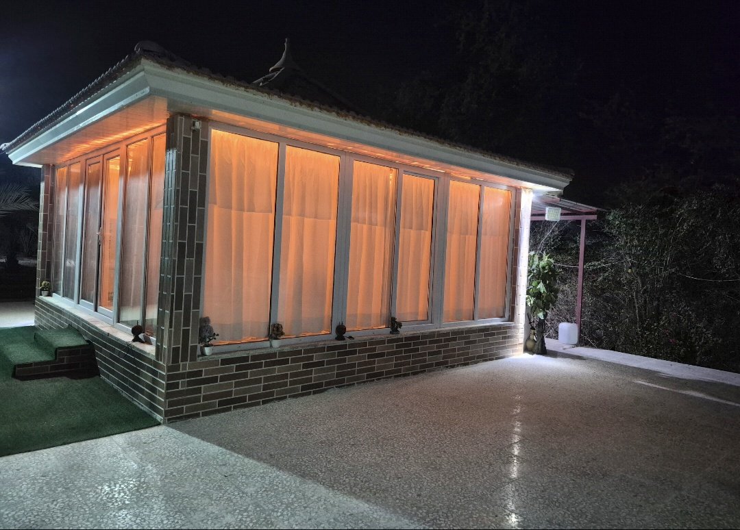 ویلا دو خوابه استخردار شیشه ایی