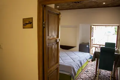 اقامتگاه سنتی عمارت قوام الملک - واحد خاتون