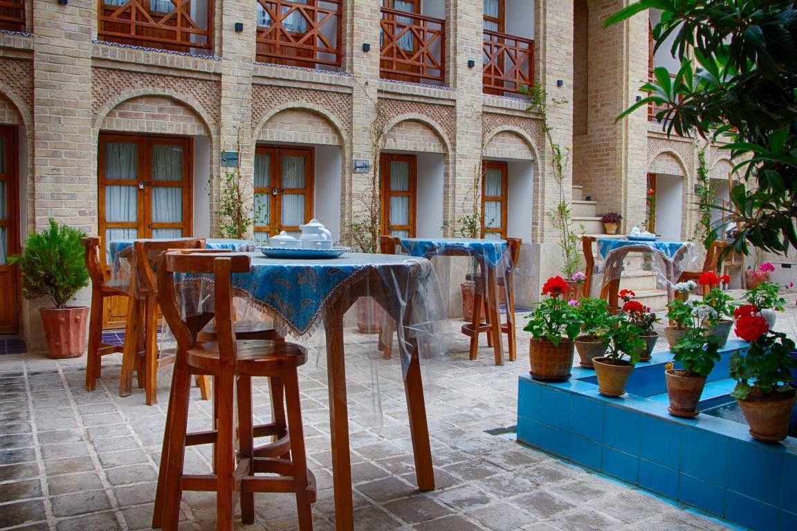 اقامتگاه سنتی عمارت قوام الملک - واحد پاییز