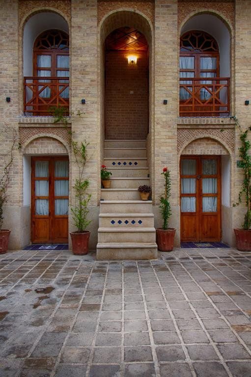 عمارت قوام الملک - واحد خورشید