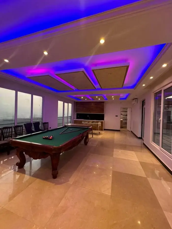 ویلا چهارخوابه جکوزی دار عمارت سفید