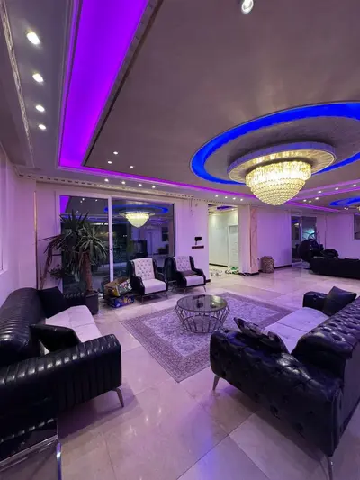 ویلا چهارخوابه جکوزی دار عمارت سفید