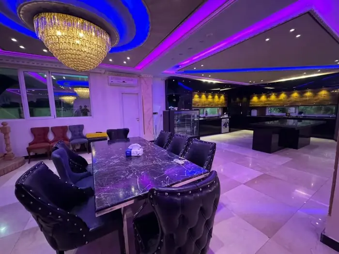 ویلا چهارخوابه جکوزی دار عمارت سفید