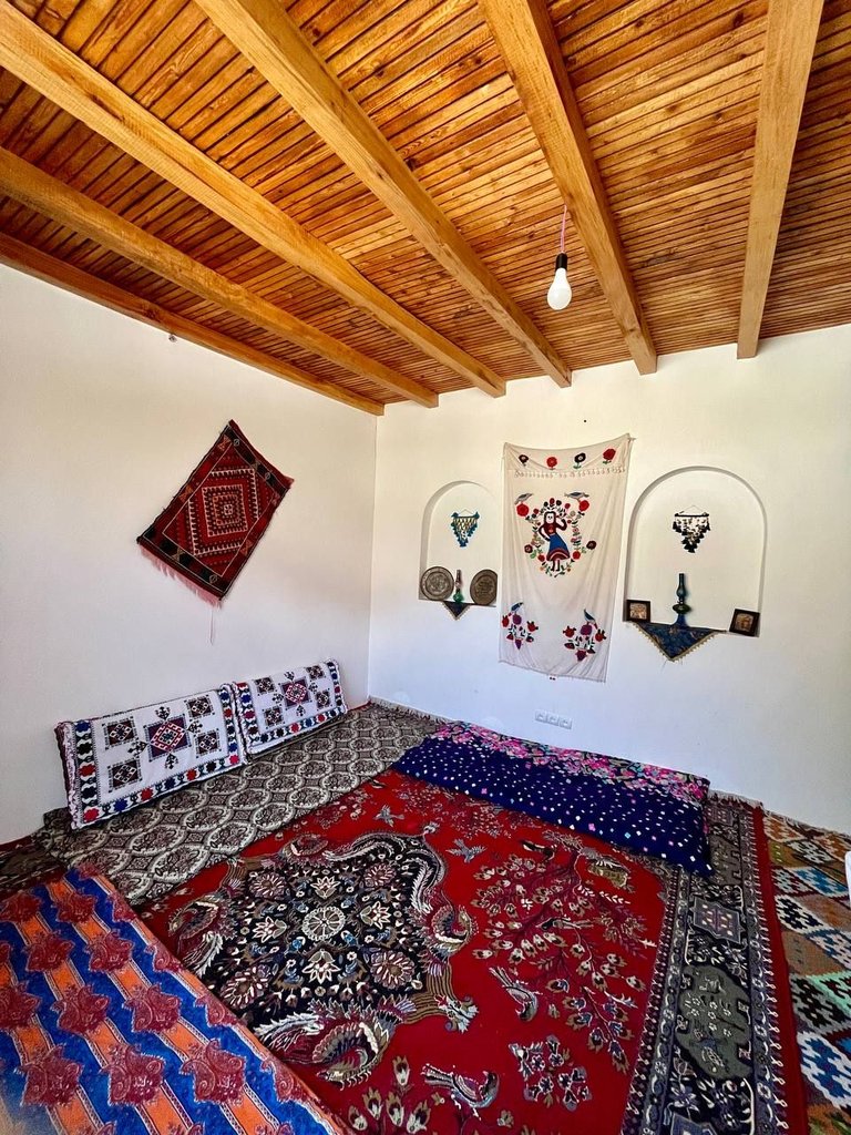 بوم گردی روز یه - واحد ازنابن