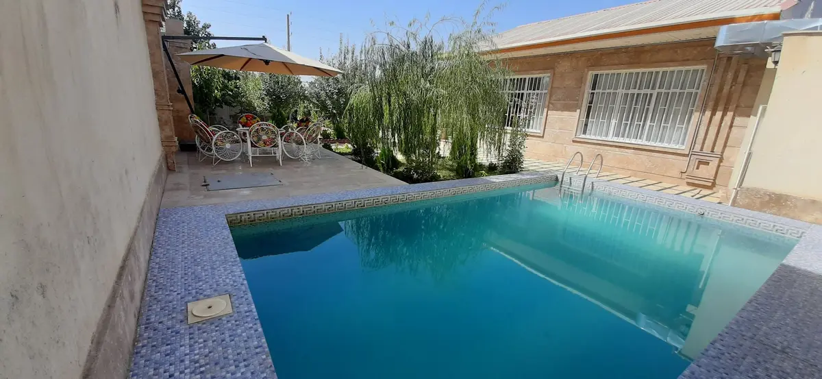 ویلا یک خوابه استخردار آبگرم دُرّین