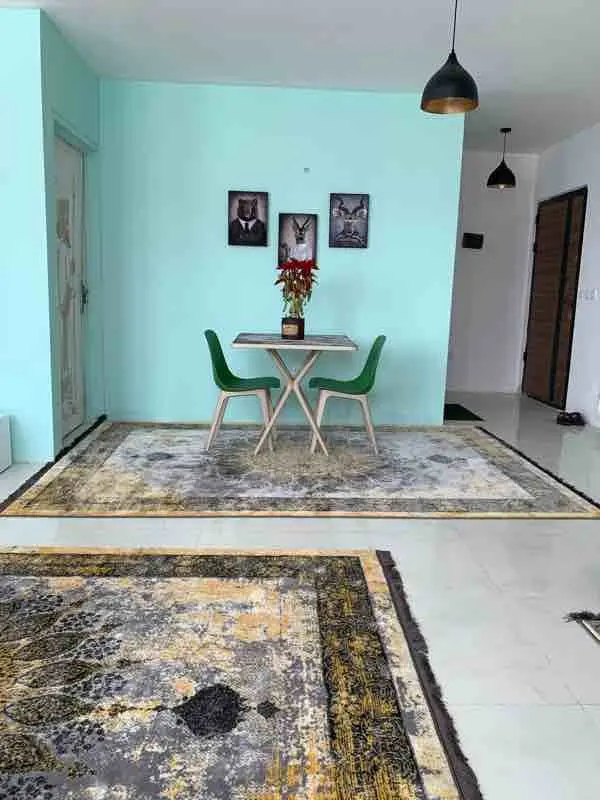 آپارتمان یک خوابه سبز شمشک - میز دو نفره