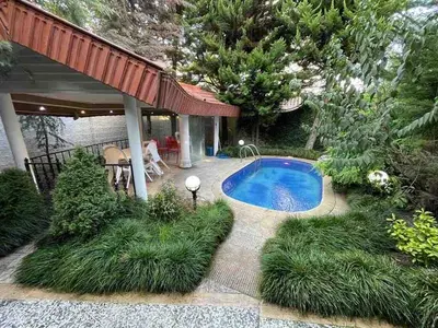 ویلا دوخوابه ساحلی استخردار آبگرم زیبا