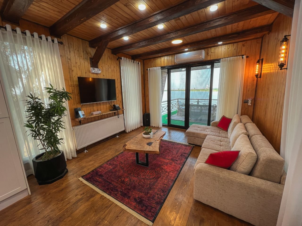 یک خوابه درختی دهکده