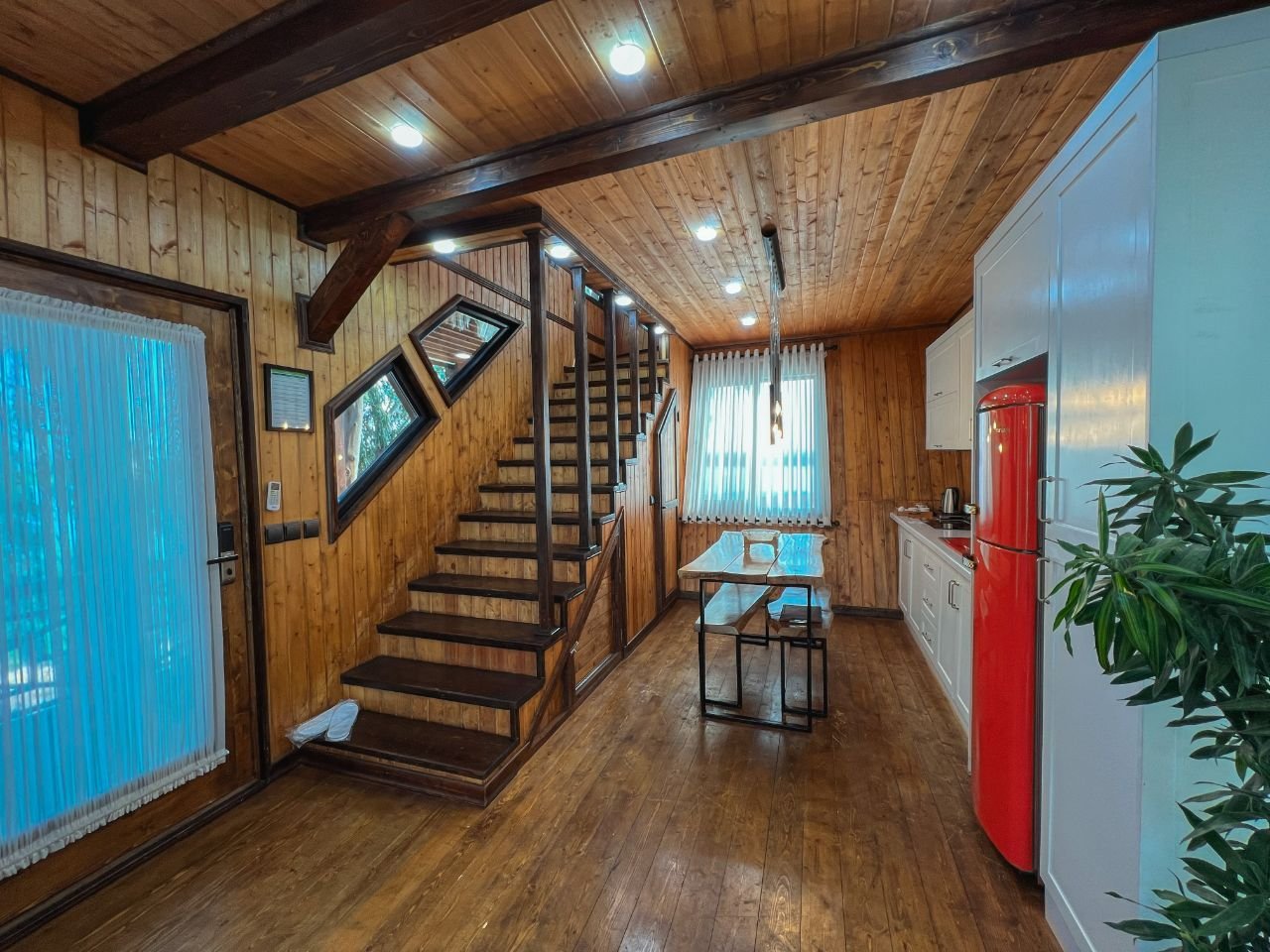 یک خوابه درختی دهکده