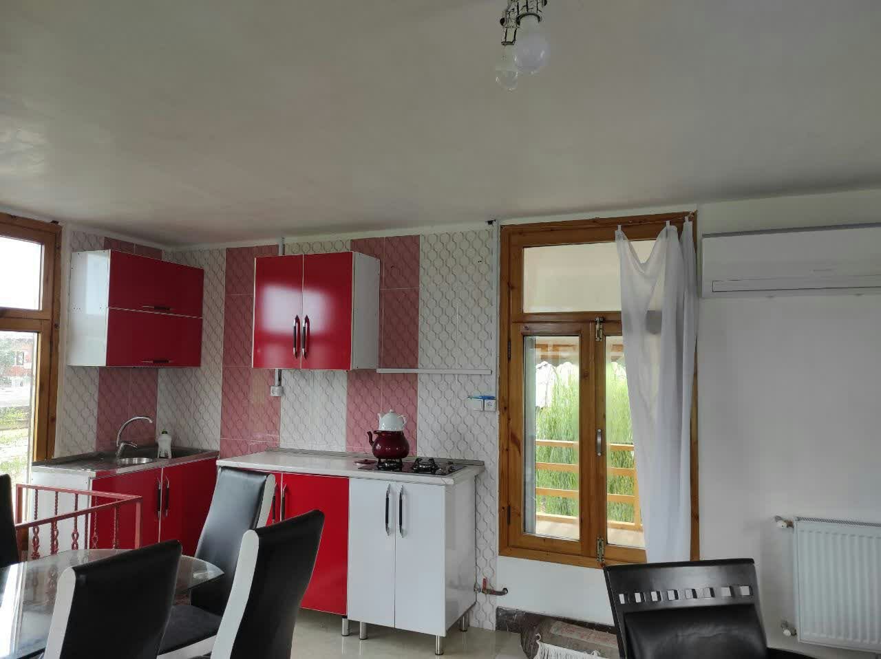 یک خوابه باغ خرمالو - آشپزخانه