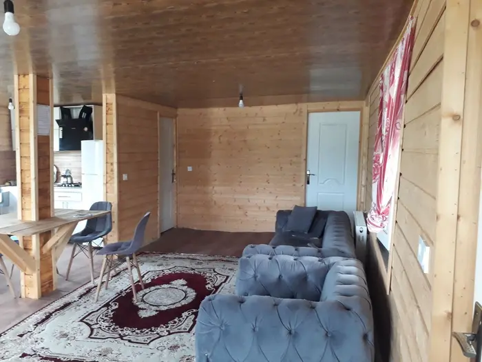 کلبه دوخوابه جنگلی گیلوا - پذیرایی