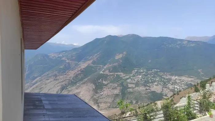 یک خوابه کوهستانی پنجک - چشم انداز حیاط