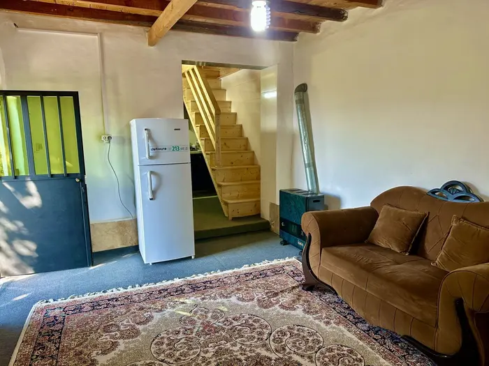 کلبه دوخوابه چوبی نفار - اتاق پذیرایی