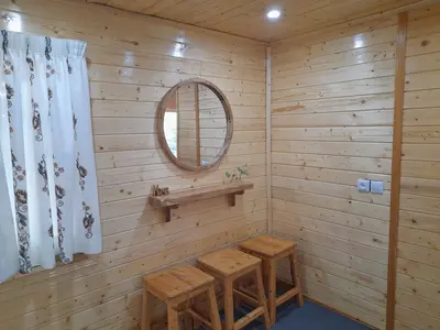 کلبه دوخوابه چوبی نفار