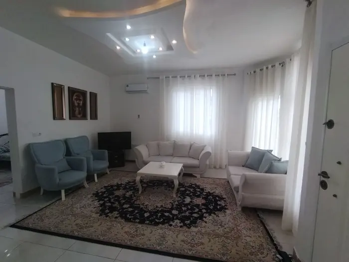 دوخوابه کاخ سفید اشکیک - سالن پذیرایی و مبل هفت نفره