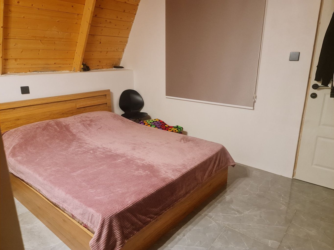 کلبه دوخوابه استخردار سوئیسی شهسواری