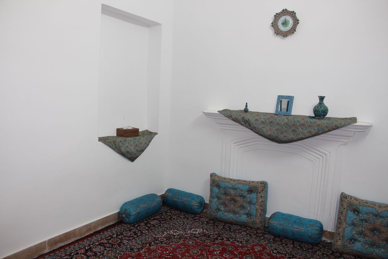 بوم گردی عمارت گلابگیر  - واحد 4 ارسی