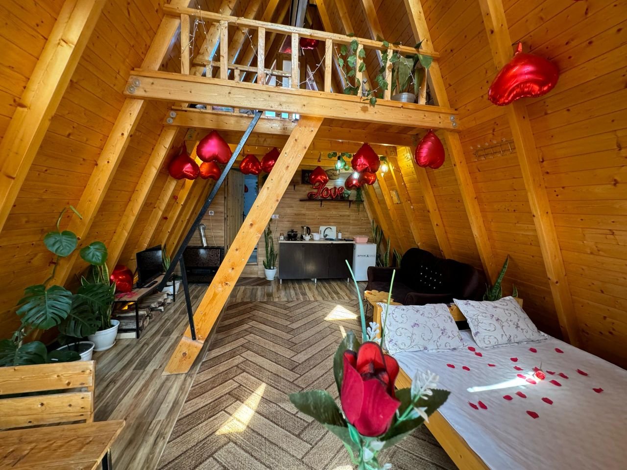 یک خوابه چوبی نیلا