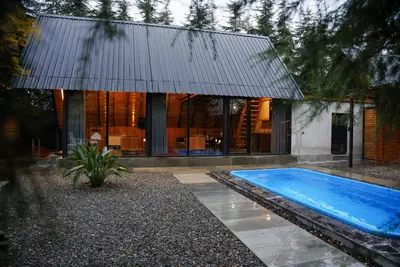 کلبه یک خوابه سوئیسی استخردار سدروس