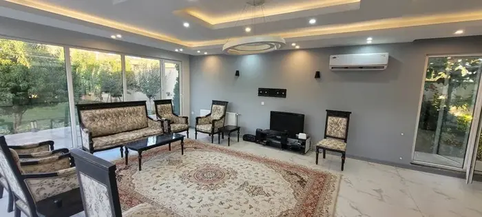 ویلا دوخوابه استخردار صنوبر - سالن نشیمن 