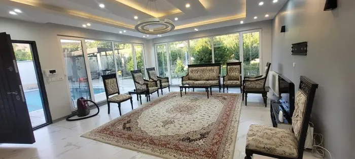 ویلا دوخوابه استخردار صنوبر - سالن نشیمن 