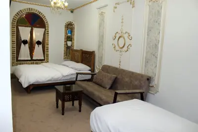 بومگردی بوتیک دژ - واحد 106