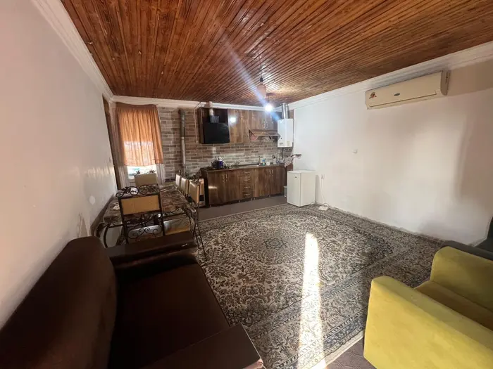 کلبه یک خوابه مش بابا صوفیانده - پذیرایی