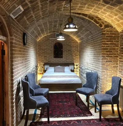 اقامتگاه سنتی خانه تاریخی نبوی - واحد ترنج