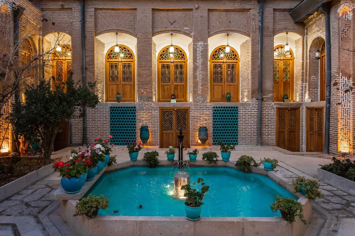 اقامتگاه سنتی خانه تاریخی نبوی - واحد محرابی