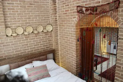 اقامتگاه سنتی خانه تاریخی نبوی - واحد ترنج