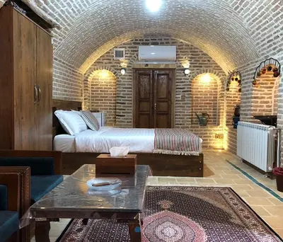 اقامتگاه سنتی خانه تاریخی نبوی - واحد محرابی