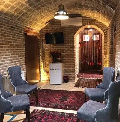 اقامتگاه سنتی خانه تاریخی نبوی - واحد ترنج