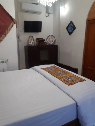 اقامتگاه سنتی هتل  نبوی - هتل نبوی - واحد گل افشان