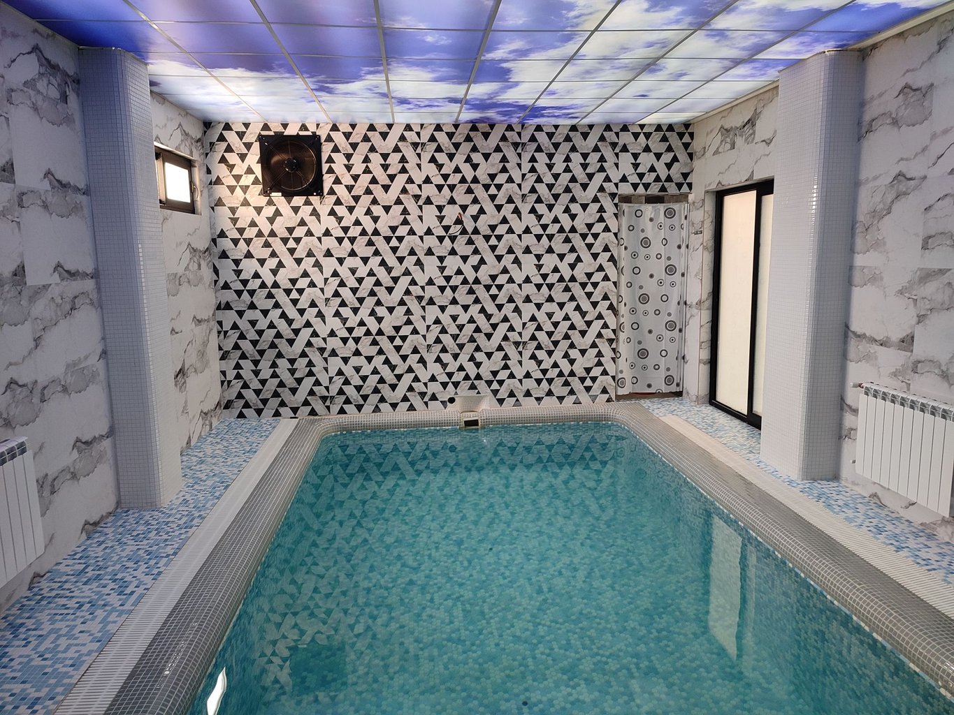 ویلا سه خوابه استخردار آبگرم آریا