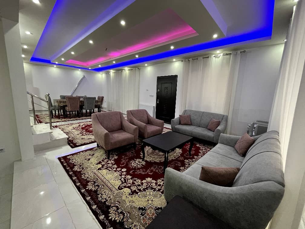 ویلا دوخوابه استخردار باغ طاووس