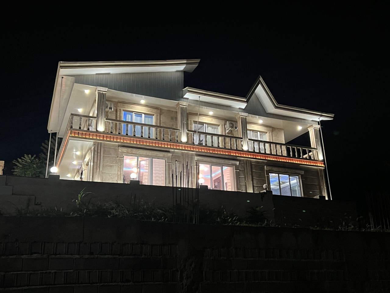 ویلا سه خوابه استخردار آبگرم الماس