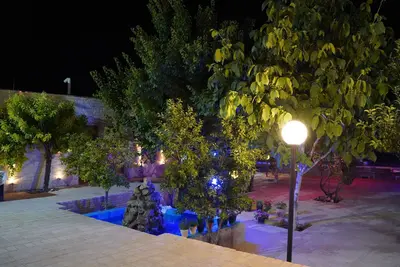 بومگردی خونه ایوونی - واحد قالی