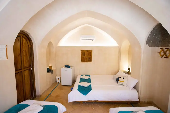 اقامتگاه سنتی سرای طاق چشمه - واحد همدم