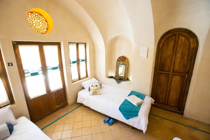 اقامتگاه سنتی سرای طاق چشمه - واحد همدم