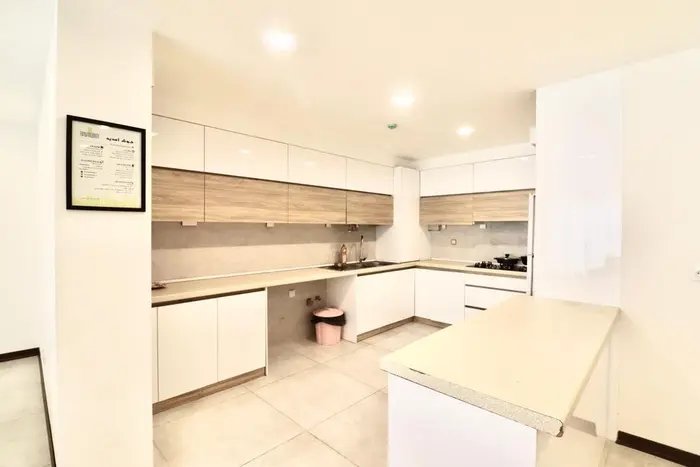 آپارتمان سه خوابه آقایی واحد ۱