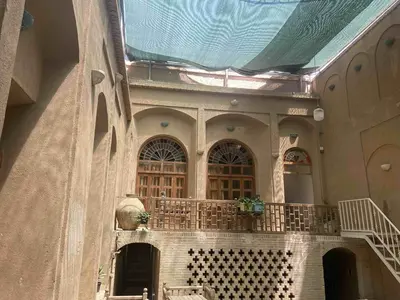 بومگردی رخ شین - واحد پنج تخته 1