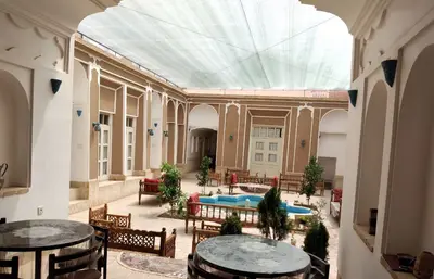 بومگردی سرای سپنج - واحد خوش نشین