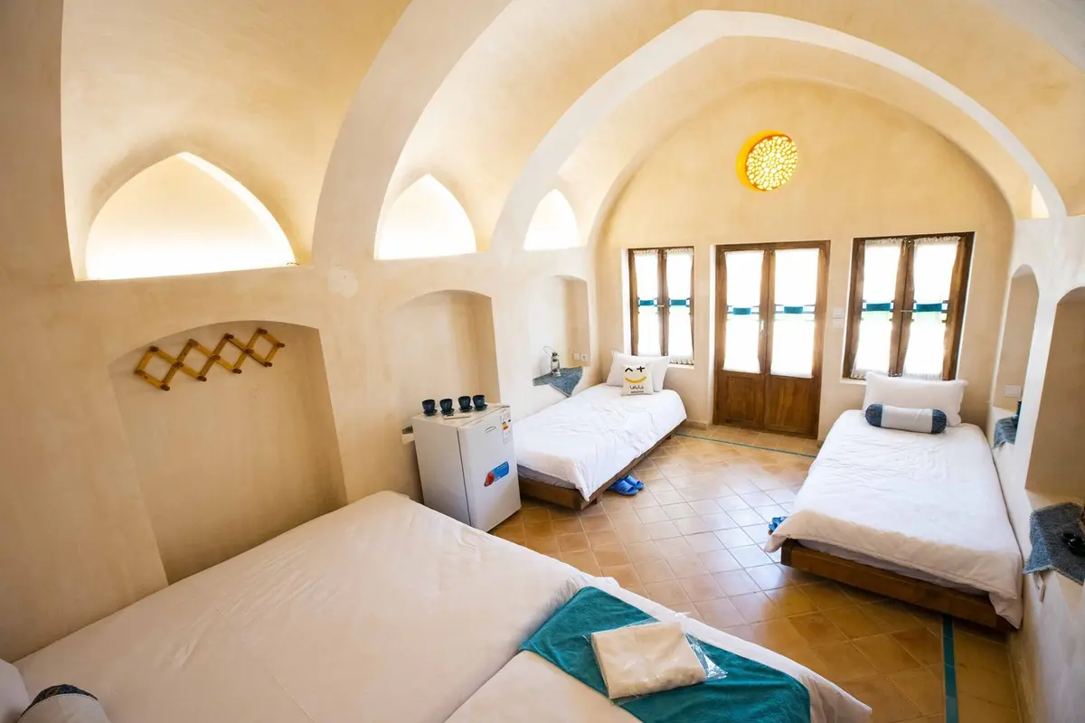 اقامتگاه سنتی سرای طاق چشمه - واحد ثریا -   