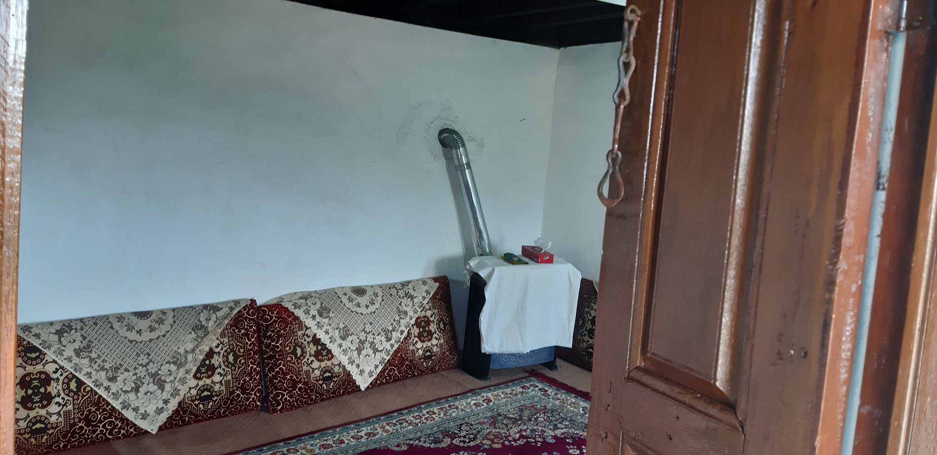 کلبه دوخوابه سرای عشق لفور