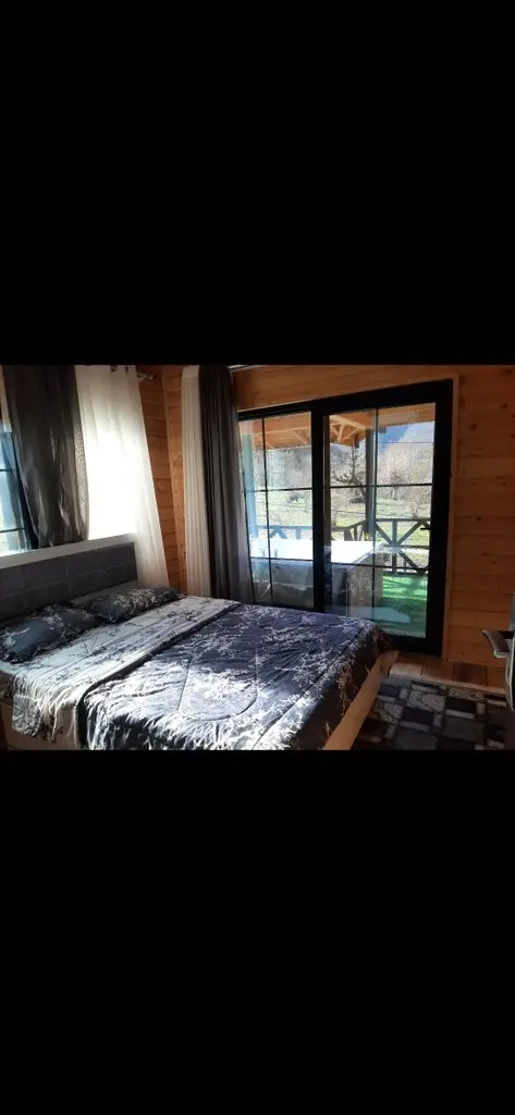 کلبه دوخوابه جکوزی دار جنگلی سینا